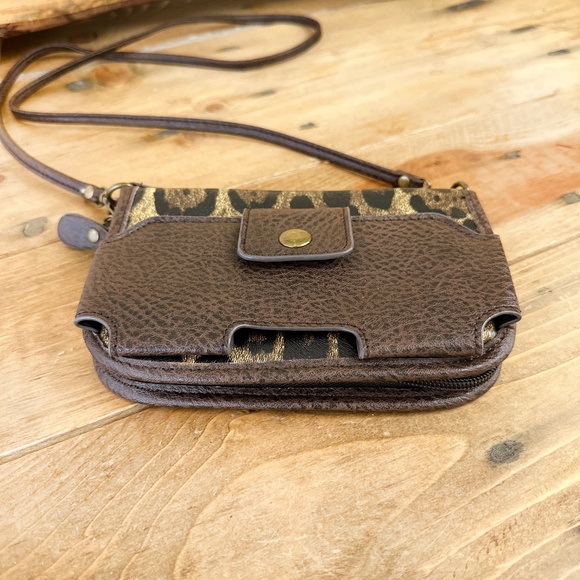 Bueno‎ Leopard Phone Crossbody Purse Faux Leather Cheetah Wallet - Picture 2 of 6